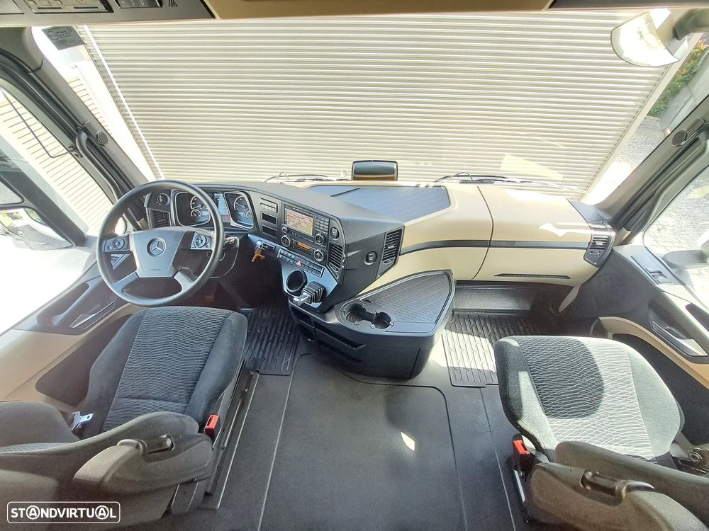 Mercedes Benz Actros 1840 Bluetec 6 18TN c/ Plataforma - 16