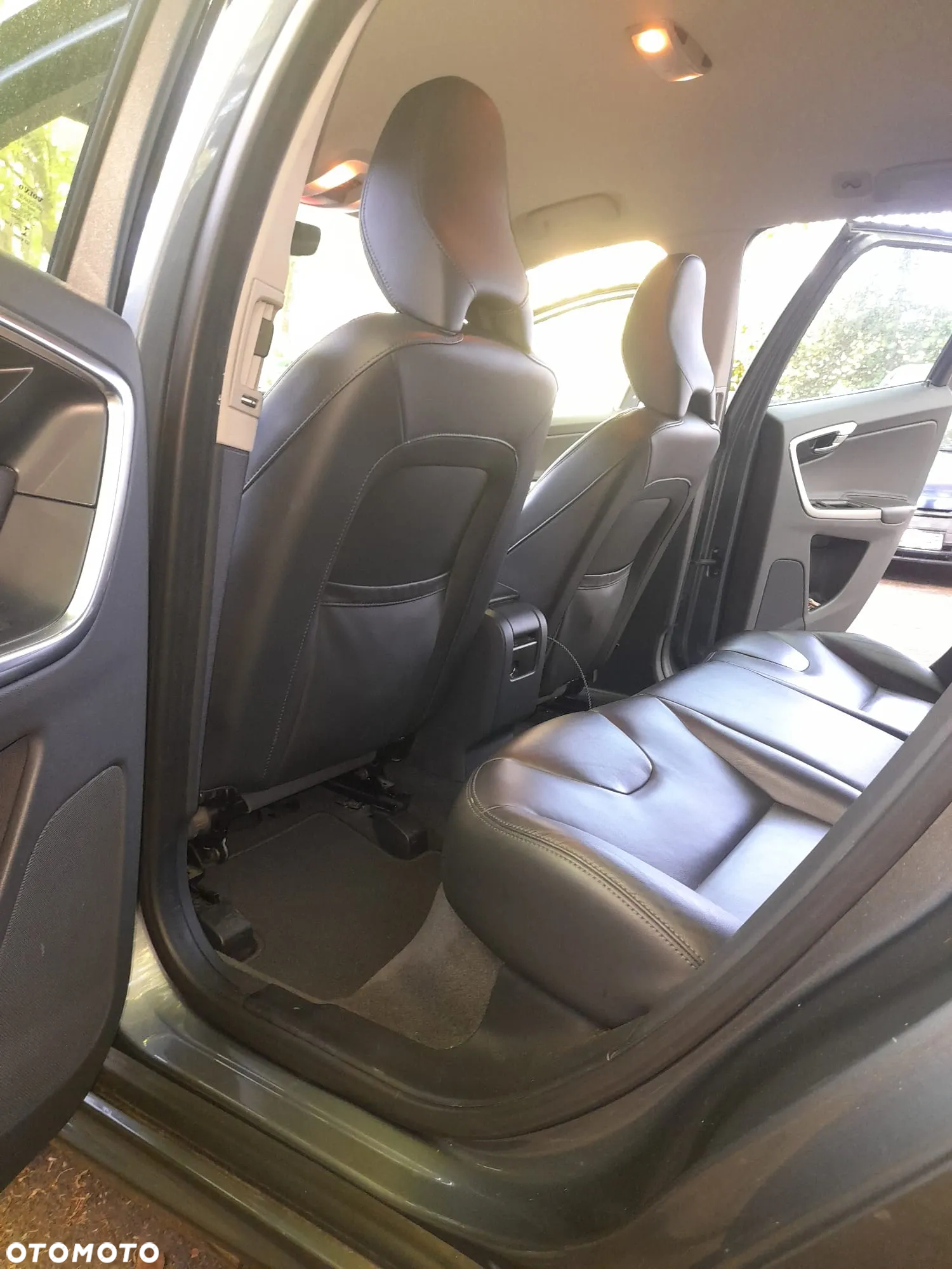 Volvo XC 60 D4 Momentum - 8