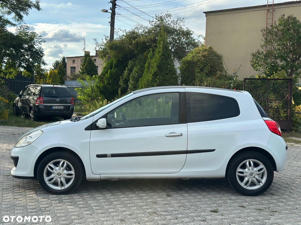 Renault Clio - 2