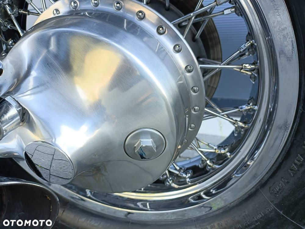 Suzuki Intruder - 11