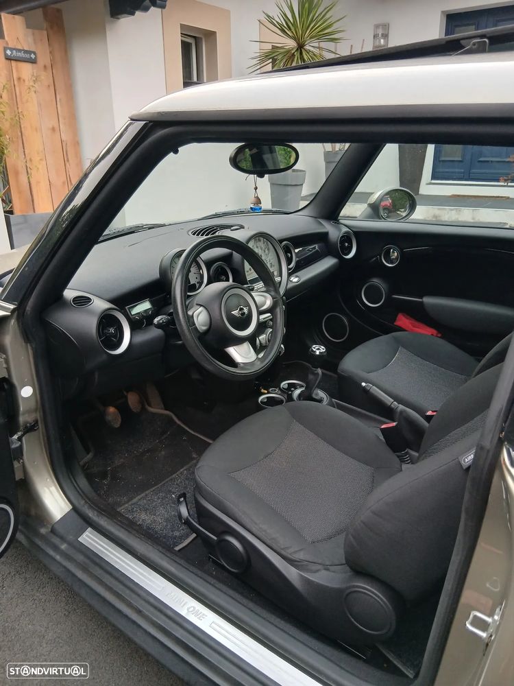 MINI 3 Portas One - 11