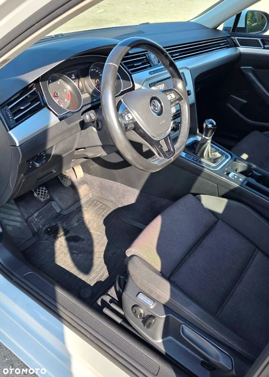 Volkswagen Passat 2.0 TDI BMT Comfortline - 13