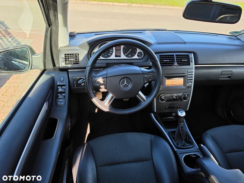Mercedes-Benz Klasa B 160 BlueEff EU5 - 24