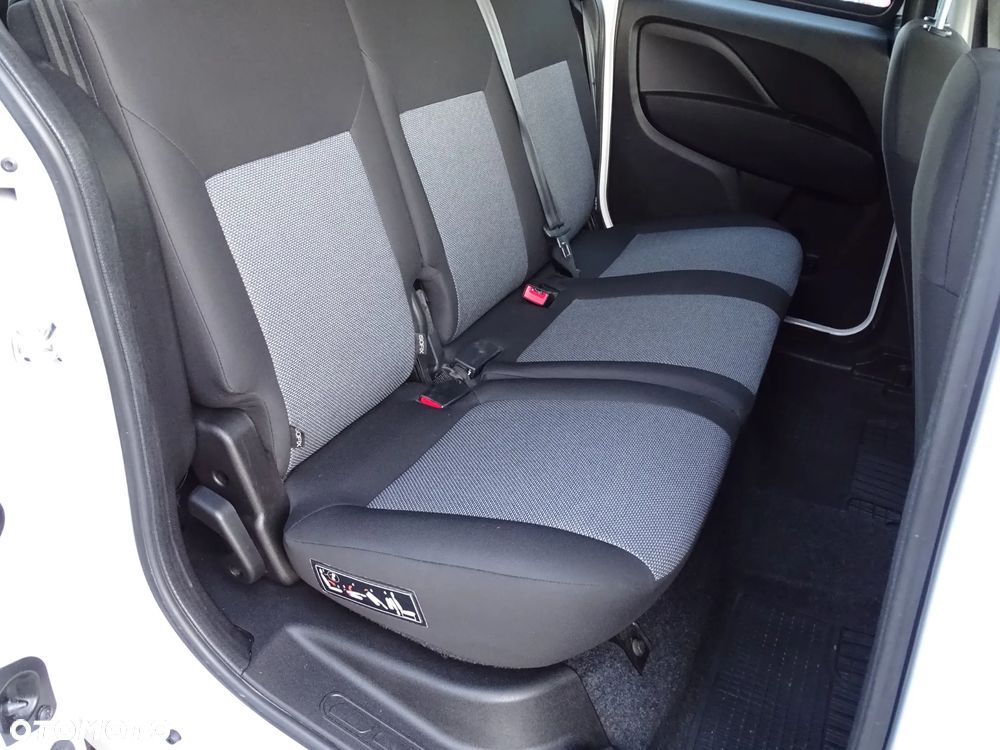 Fiat Doblo 1.4 16V Active - 17