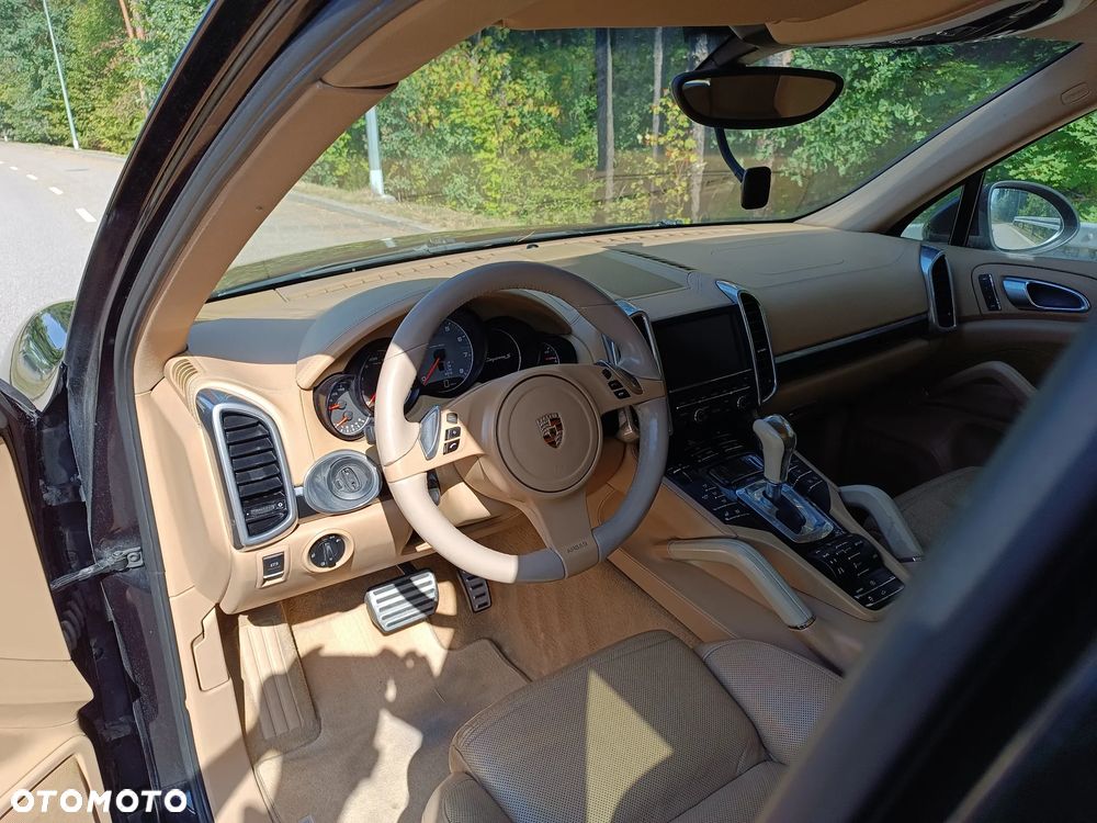 Porsche Cayenne - 25