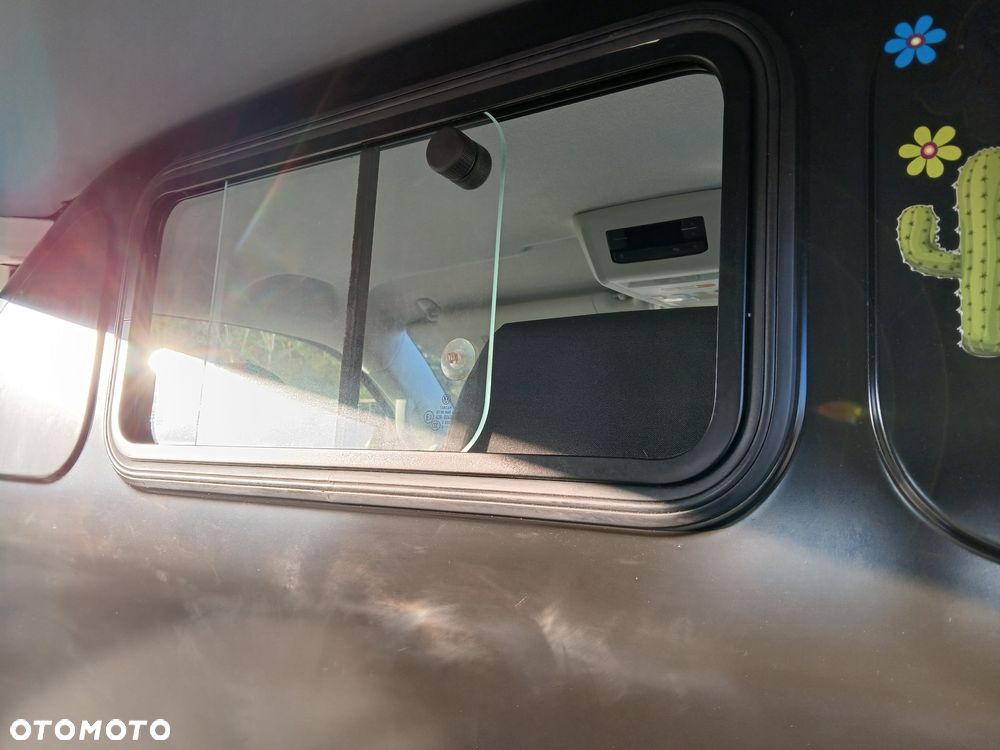 Volkswagen Transporter - 11