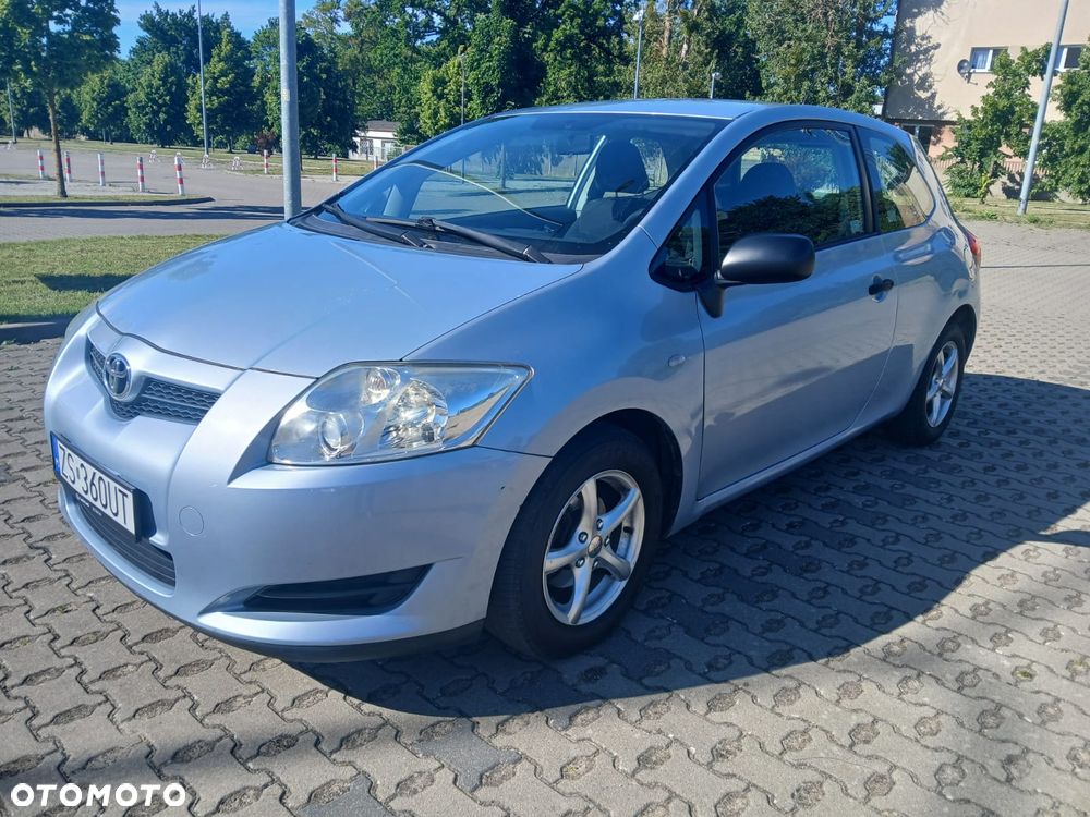 Toyota Auris 1.4 VVT-i Terra - 1