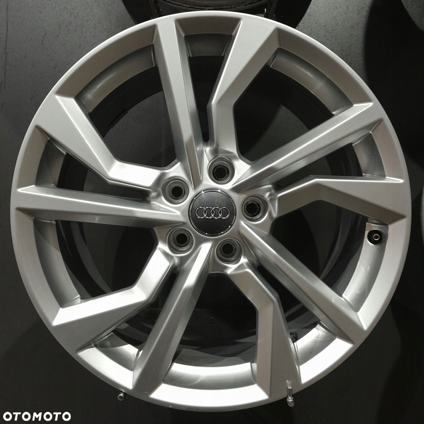 Felgi 18 5x112 Audi TT 8S0 S-Line OE F503194-21 - 4