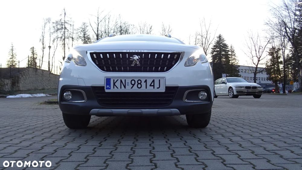Peugeot 2008 1.2 Pure Tech GPF Allure S&S EAT6 - 2