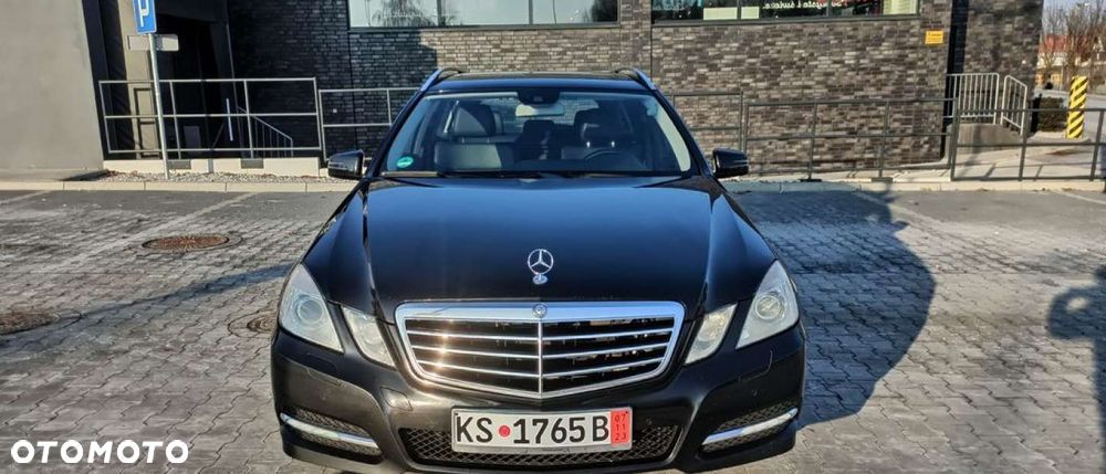 Mercedes-Benz Klasa E 250 CDI DPF BlueEFFICIENCY 7G-TRONIC Elegance - 36