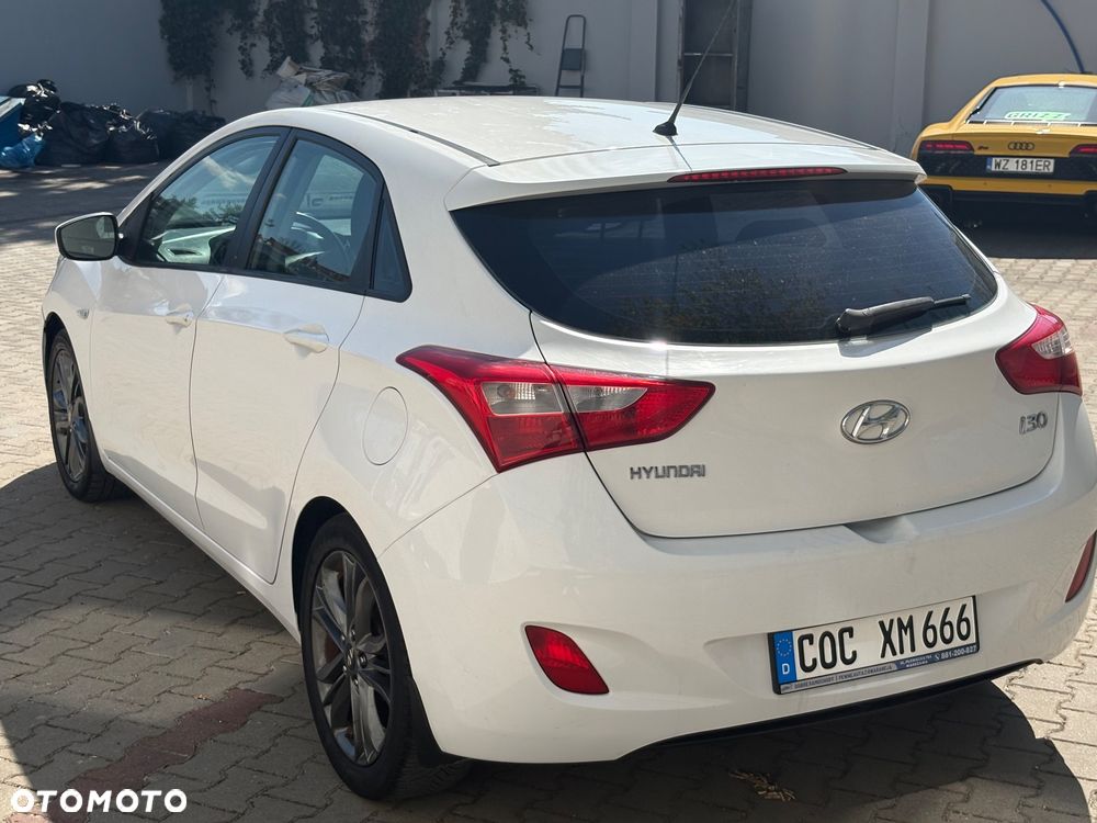 Hyundai i30 1.6 Premium - 4