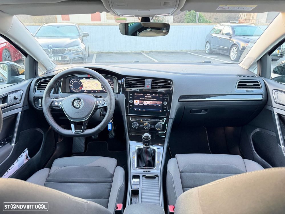VW Golf Variant 1.6 TDi R-Line - 38
