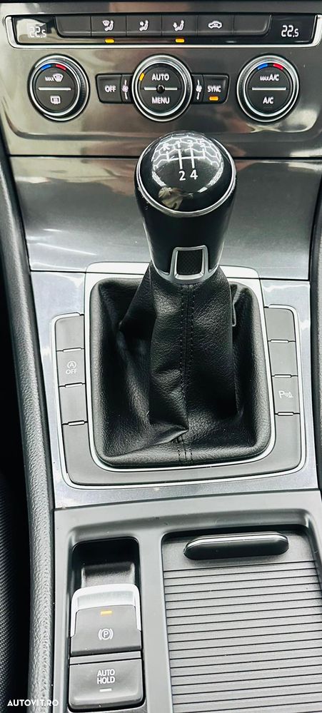 Volkswagen Golf 1.6 TDI (BlueMotion Technology) Trendline - 23