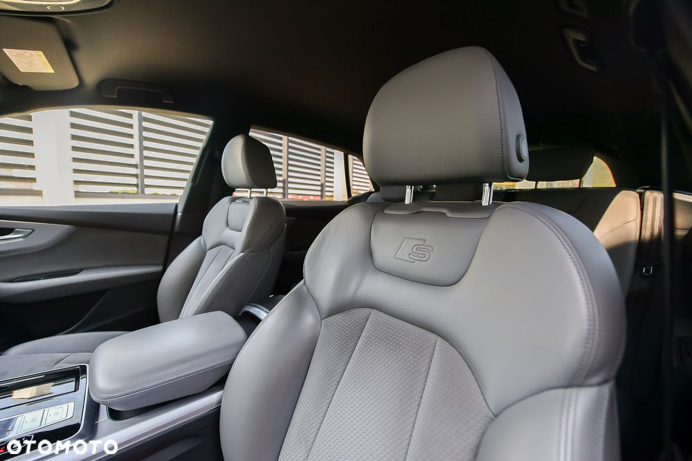 Audi Q8 - 32