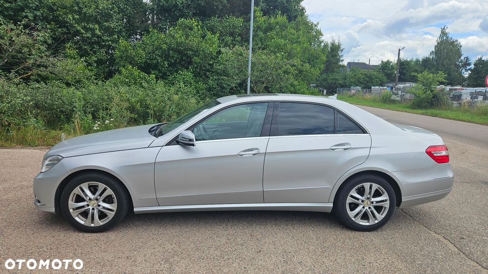 Mercedes-Benz Klasa E 300 CDI DPF BlueEFFICIENCY 7G-TRONIC Elegance - 4