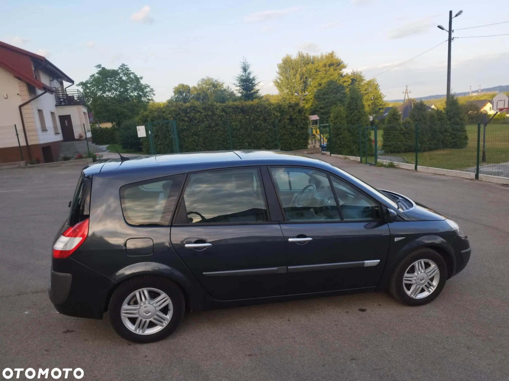 Renault Grand Scenic Gr 1.9 dCi Luxe Expression - 4