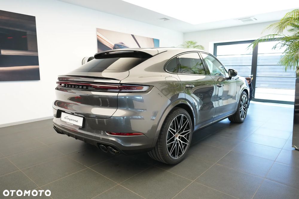 Porsche Cayenne - 4