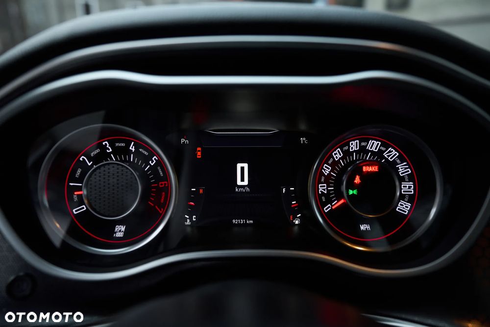 Dodge Challenger - 25