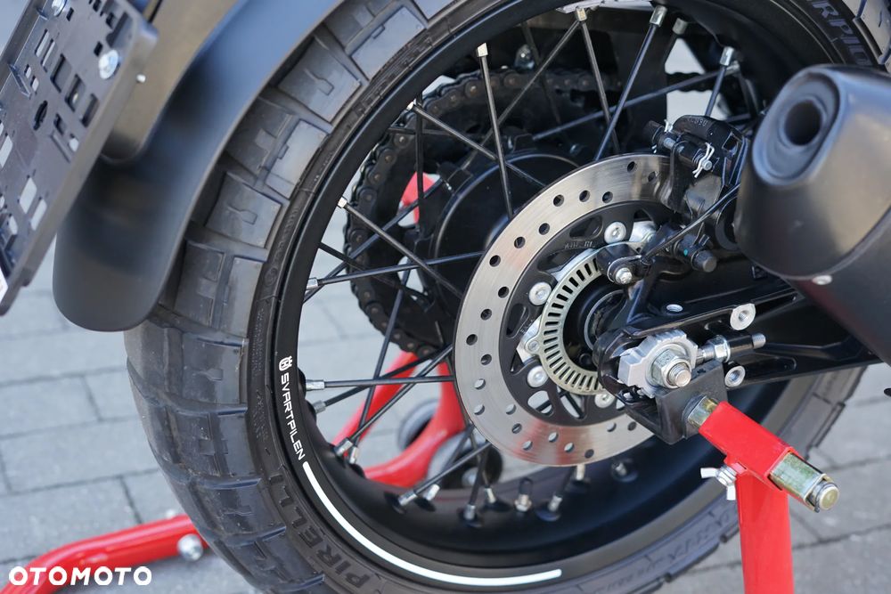 Husqvarna Svartpilen - 8