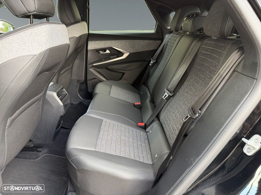 Peugeot 3008 1.2 Hybrid Allure e-DCS6 - 13