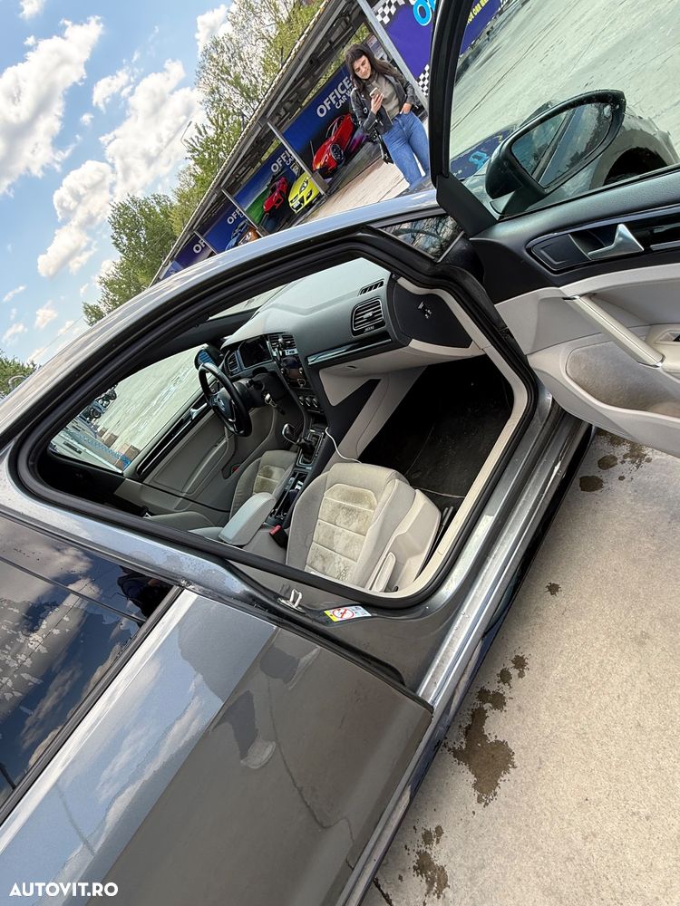 Volkswagen Golf - 14