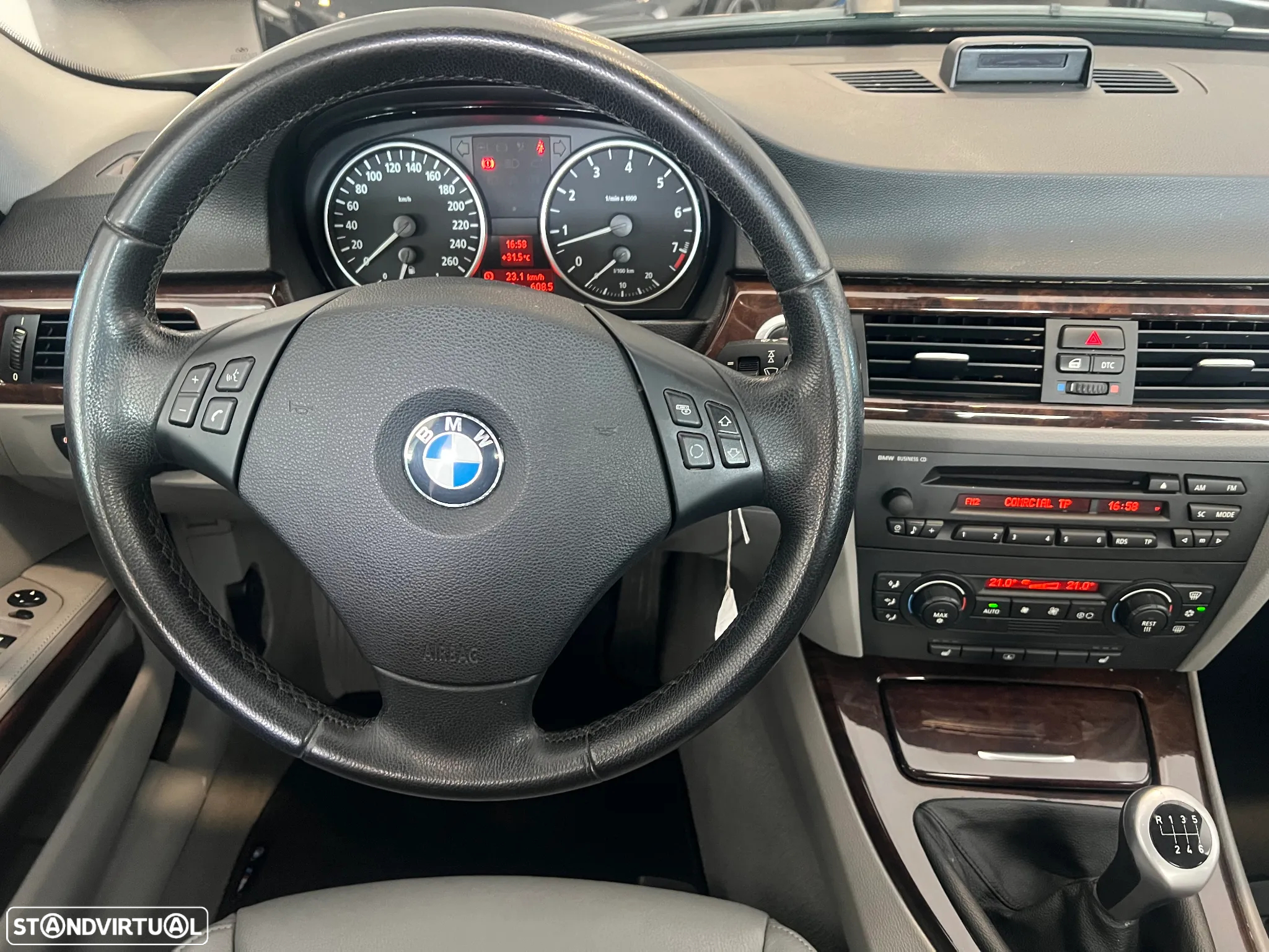 BMW 330 i - 9