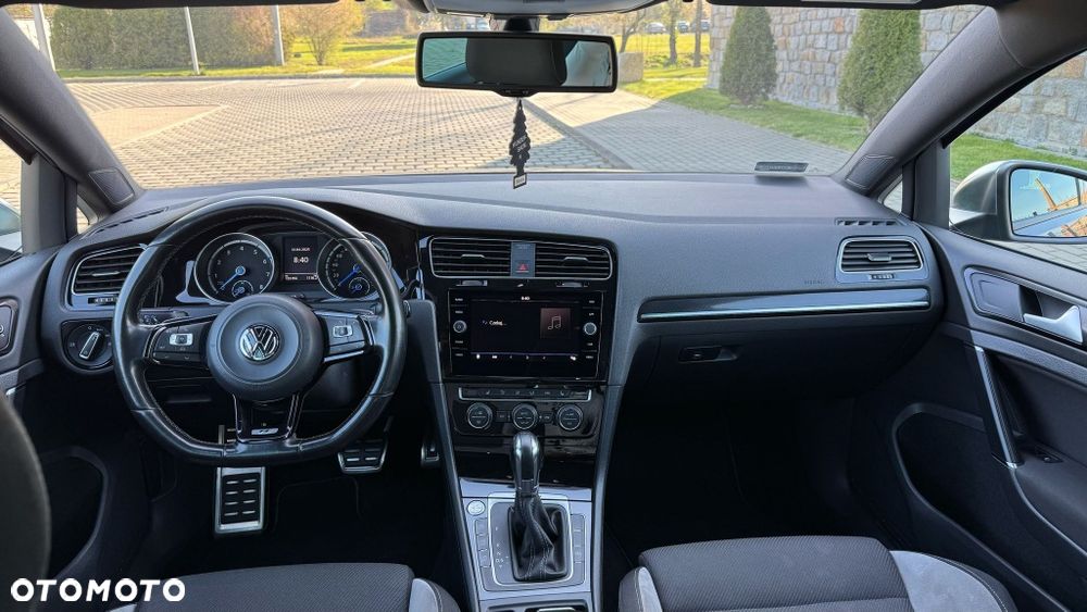 Volkswagen Golf - 6