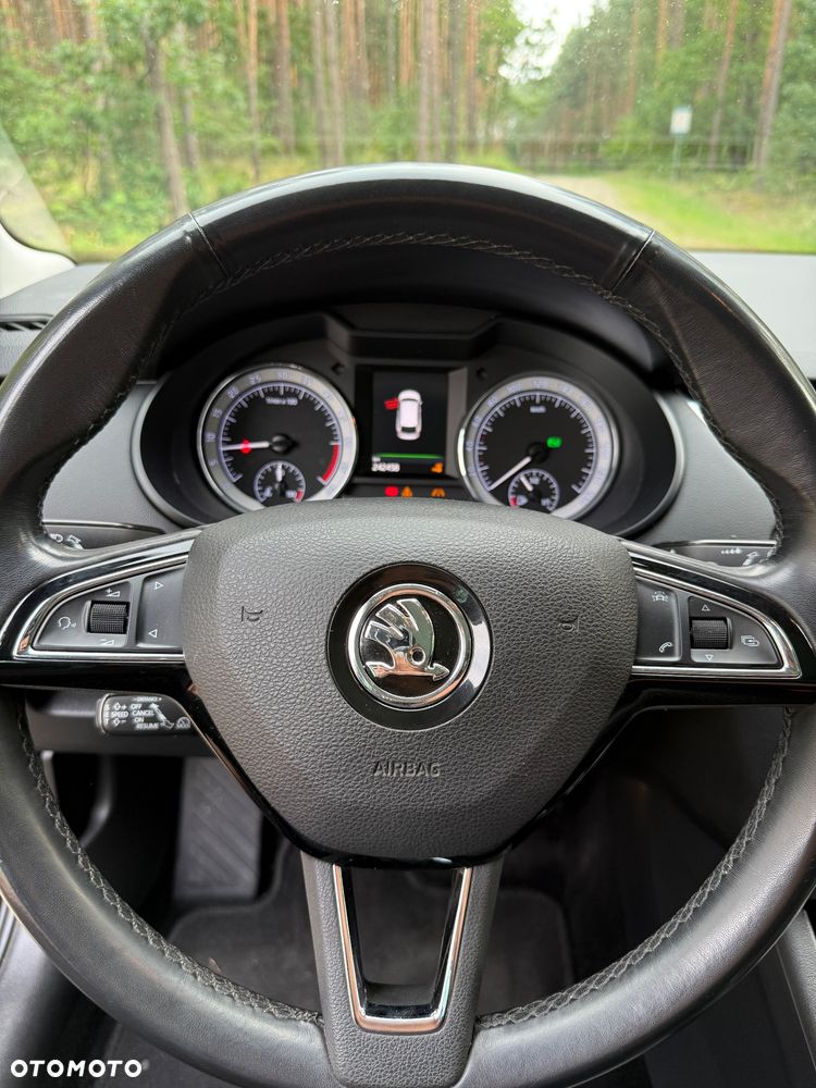 Skoda Octavia 1.6 TDI DSG Premium Edition - 27
