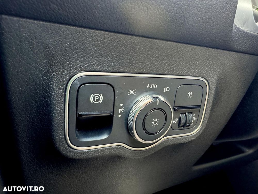 Mercedes-Benz GLB - 21