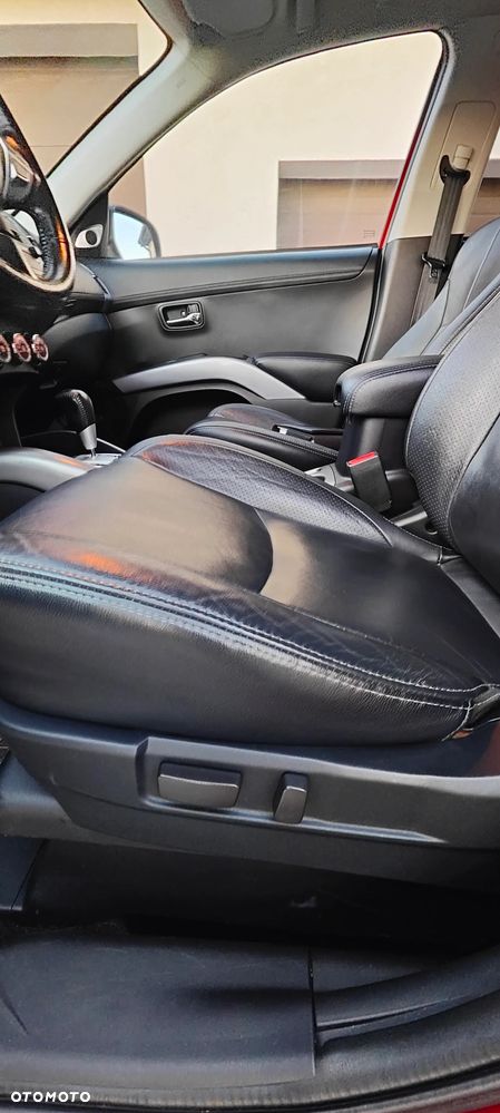 Mitsubishi Outlander 2.4 4WD CVT Intense - 18