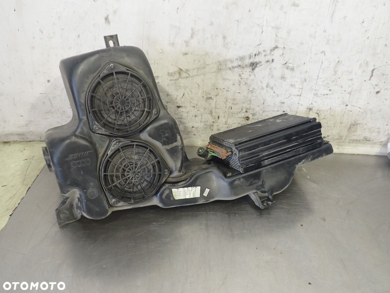 SUBWOOFER WZMACNIACZ AUDI A6 C5 2.5 4B5035382A - 1