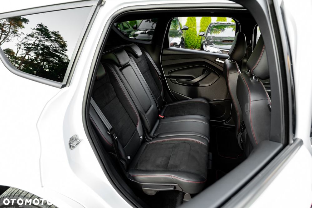 Ford Kuga 2.0 TDCi 4x4 ST-Line - 23