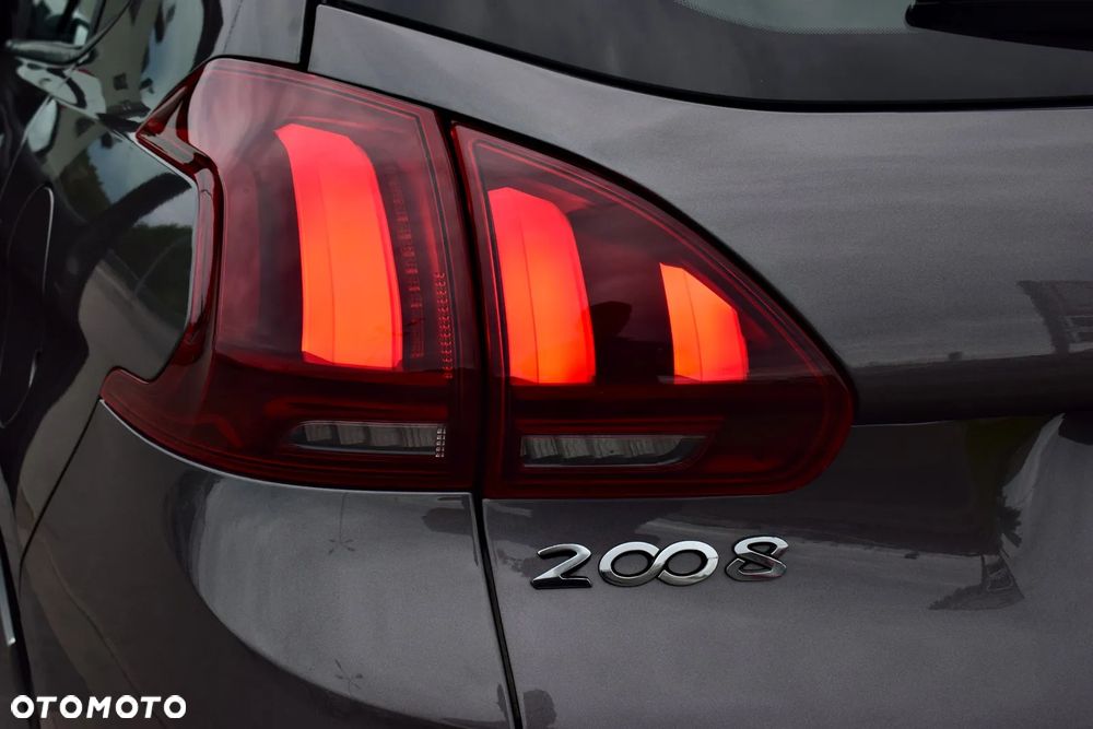 Peugeot 2008 1.2 PureTech Active S&S - 19