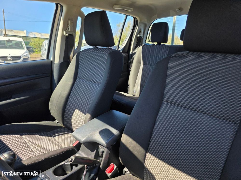 Toyota Hilux 2.4 D-4D 4WD CD CH - 14