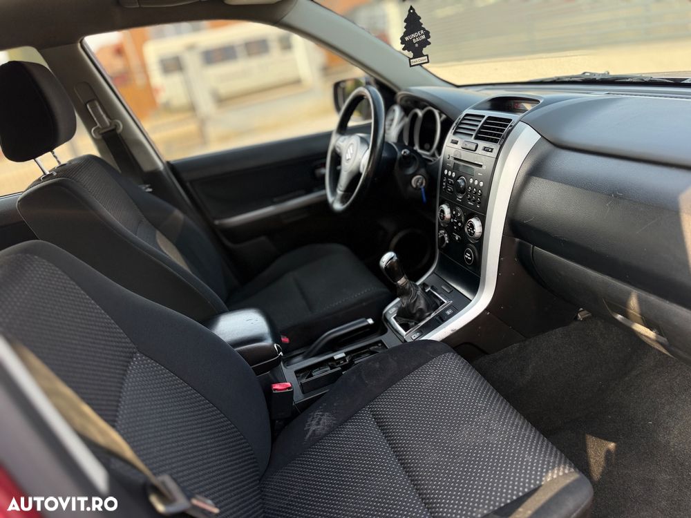 Suzuki Grand Vitara 1.9 DDiS Comfort DPF - 6