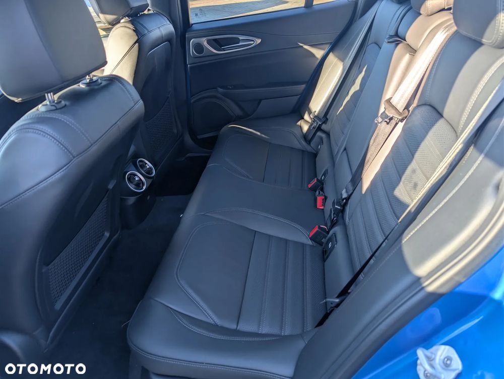 Alfa Romeo Giulia 2.0 Turbo Veloce Q4 - 22