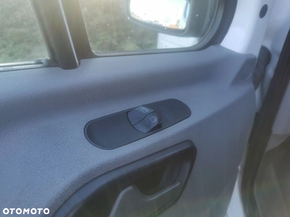 Volkswagen Crafter - 12