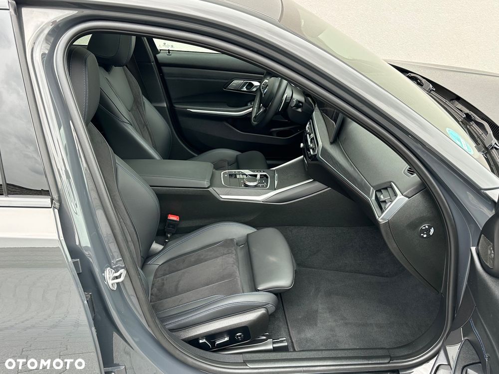 BMW Seria 3 320d xDrive M Sport - 24