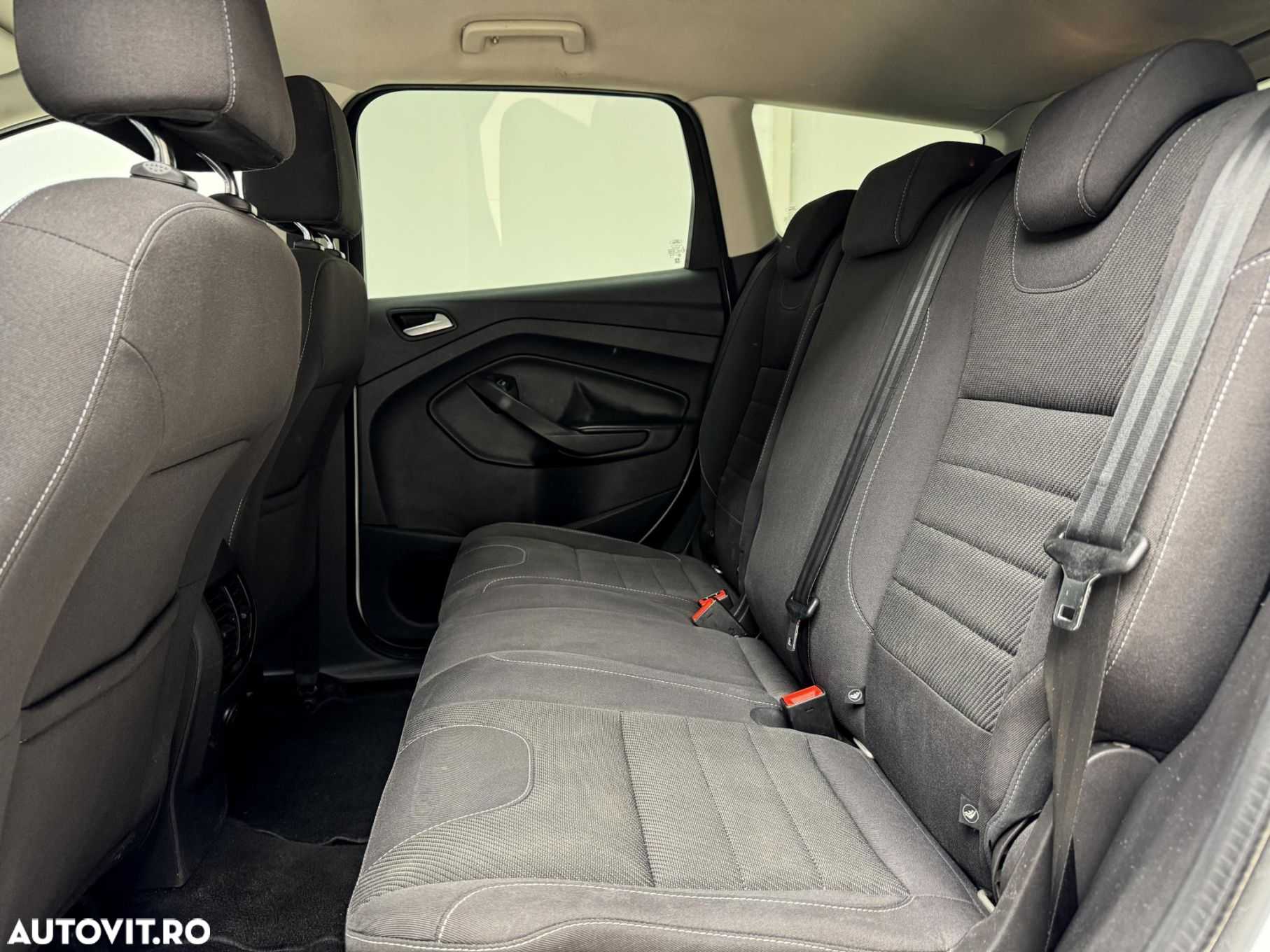 Ford Kuga - 12