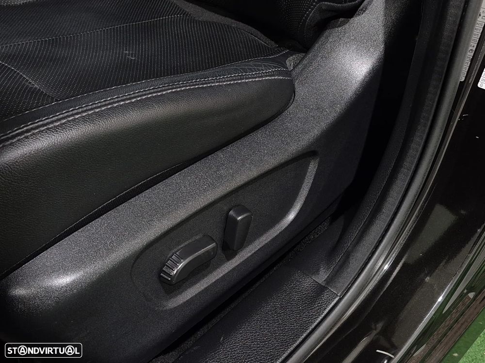 Nissan Qashqai 1.6 dCi Tekna Premium 17 Pele S P.Preta - 31