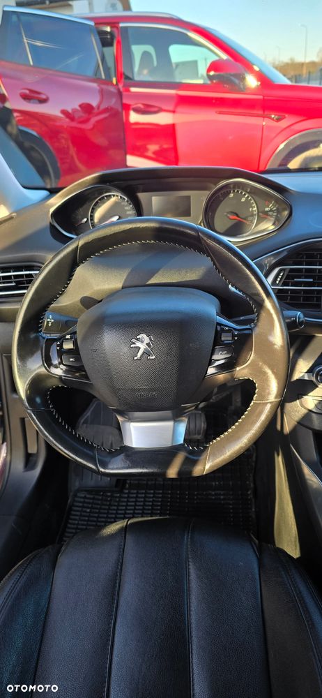 Peugeot 308 BlueHDi FAP 150 Stop&Start Automatik Allure - 16