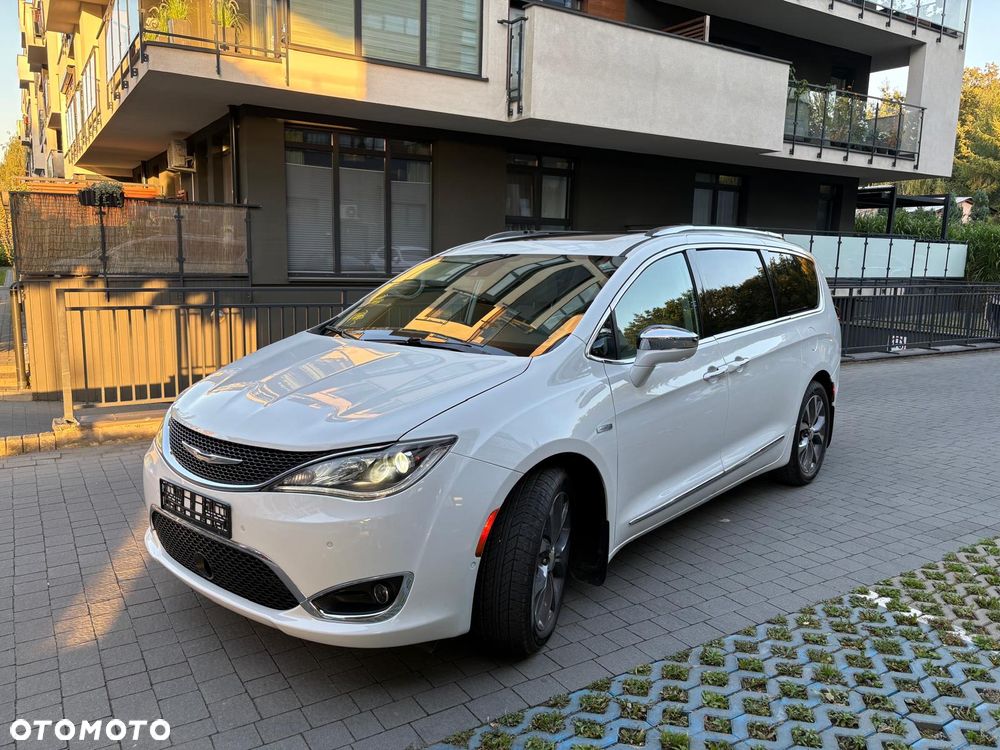 Chrysler Pacifica - 5