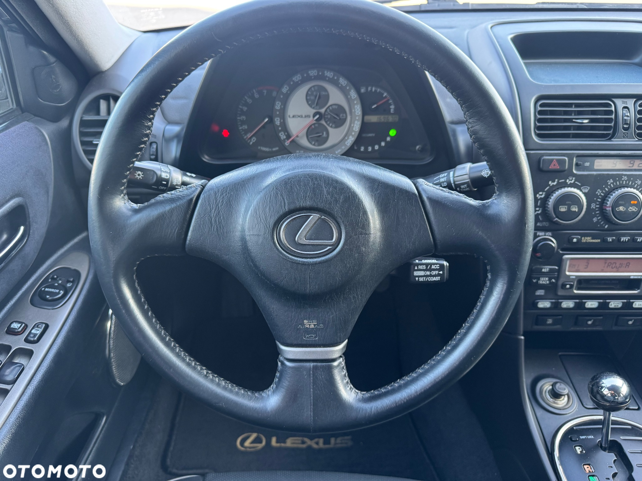 Lexus IS - 18