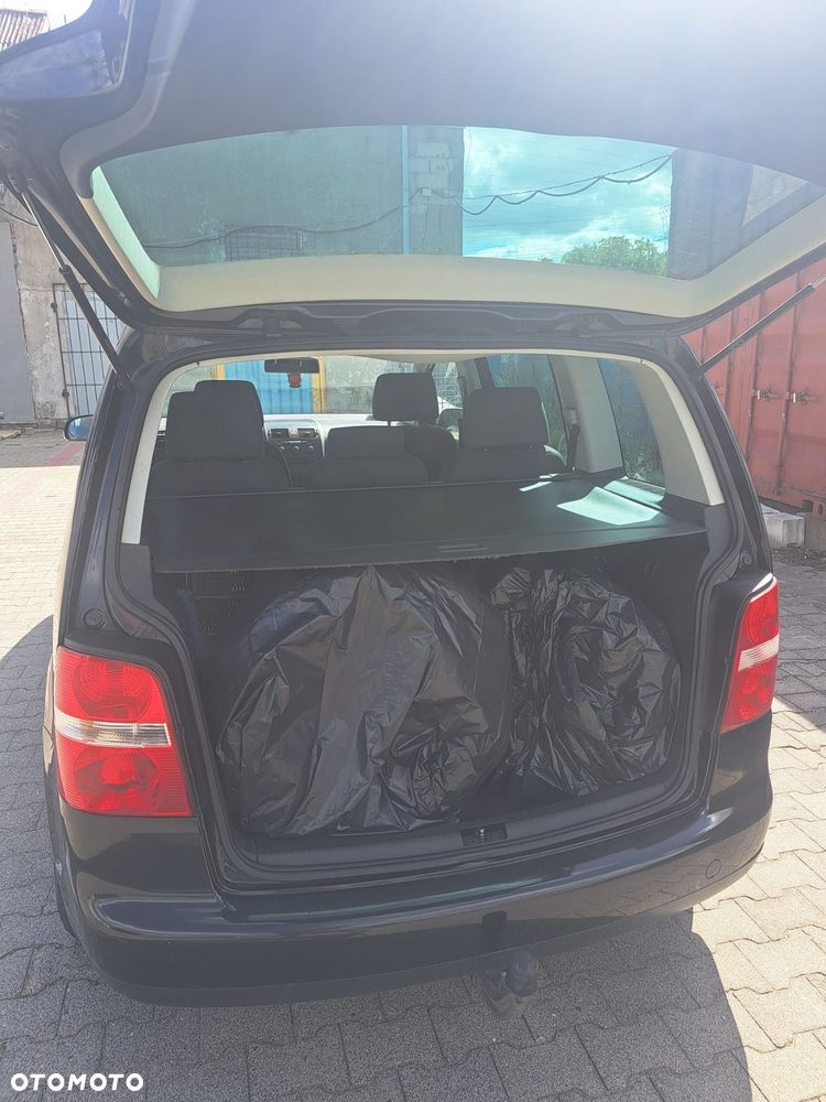 Volkswagen Touran 1.9 TDI Highline - 17