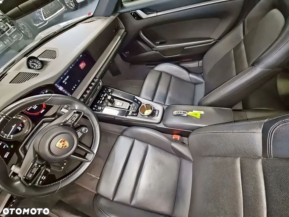 Porsche 911 Carrera - 7