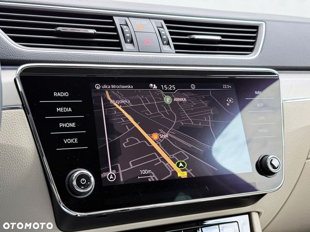 Skoda Superb 2.0 TSI Style DSG - 37