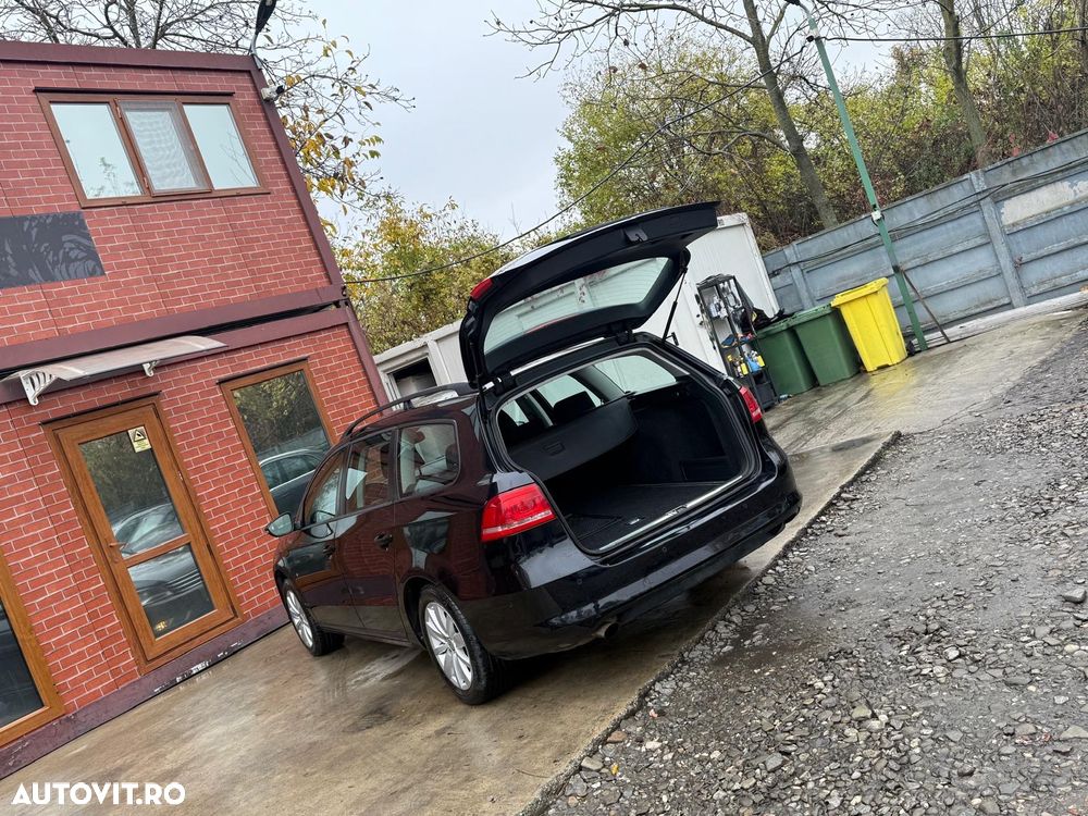 Volkswagen Passat - 32