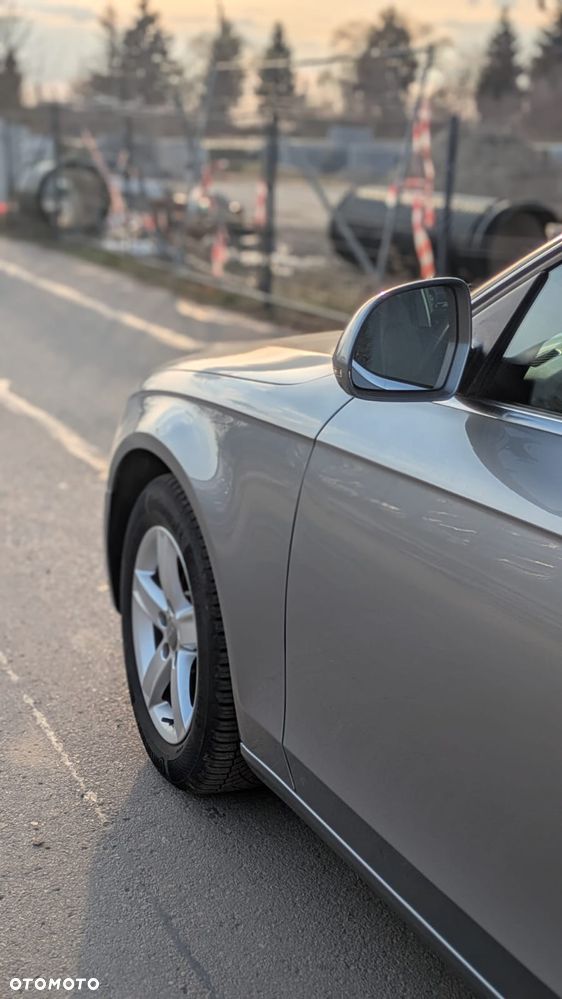 Audi A4 Avant 2.0 TDI DPF Ambiente - 16