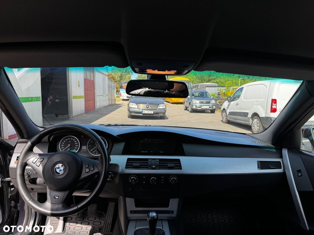 BMW Seria 5 523i Touring - 31