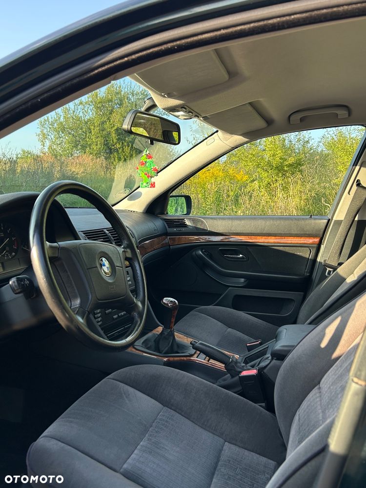 BMW Seria 5 520i - 5